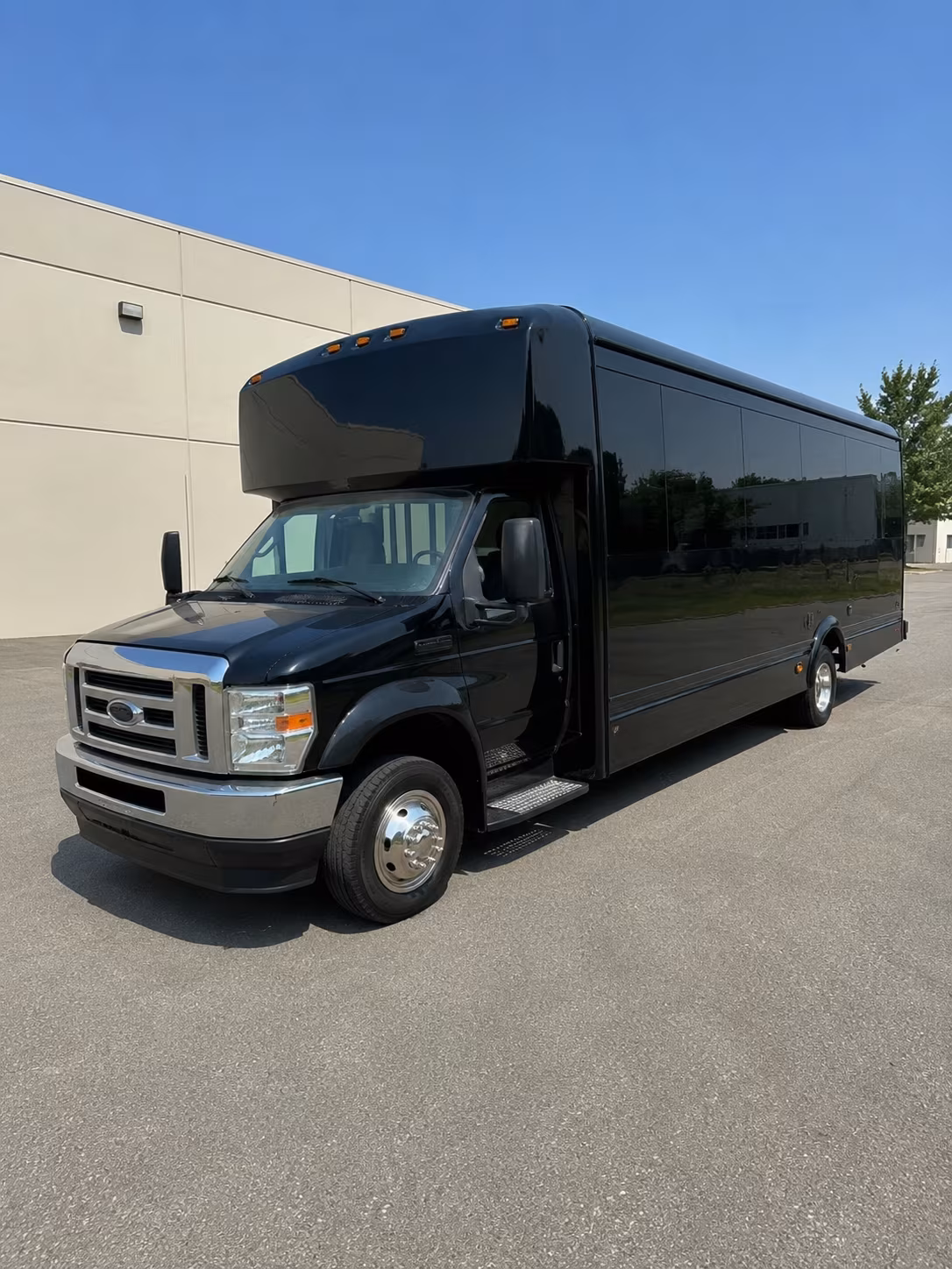 mesquite party buses for deep ellum bar crawls and bachelorette nights