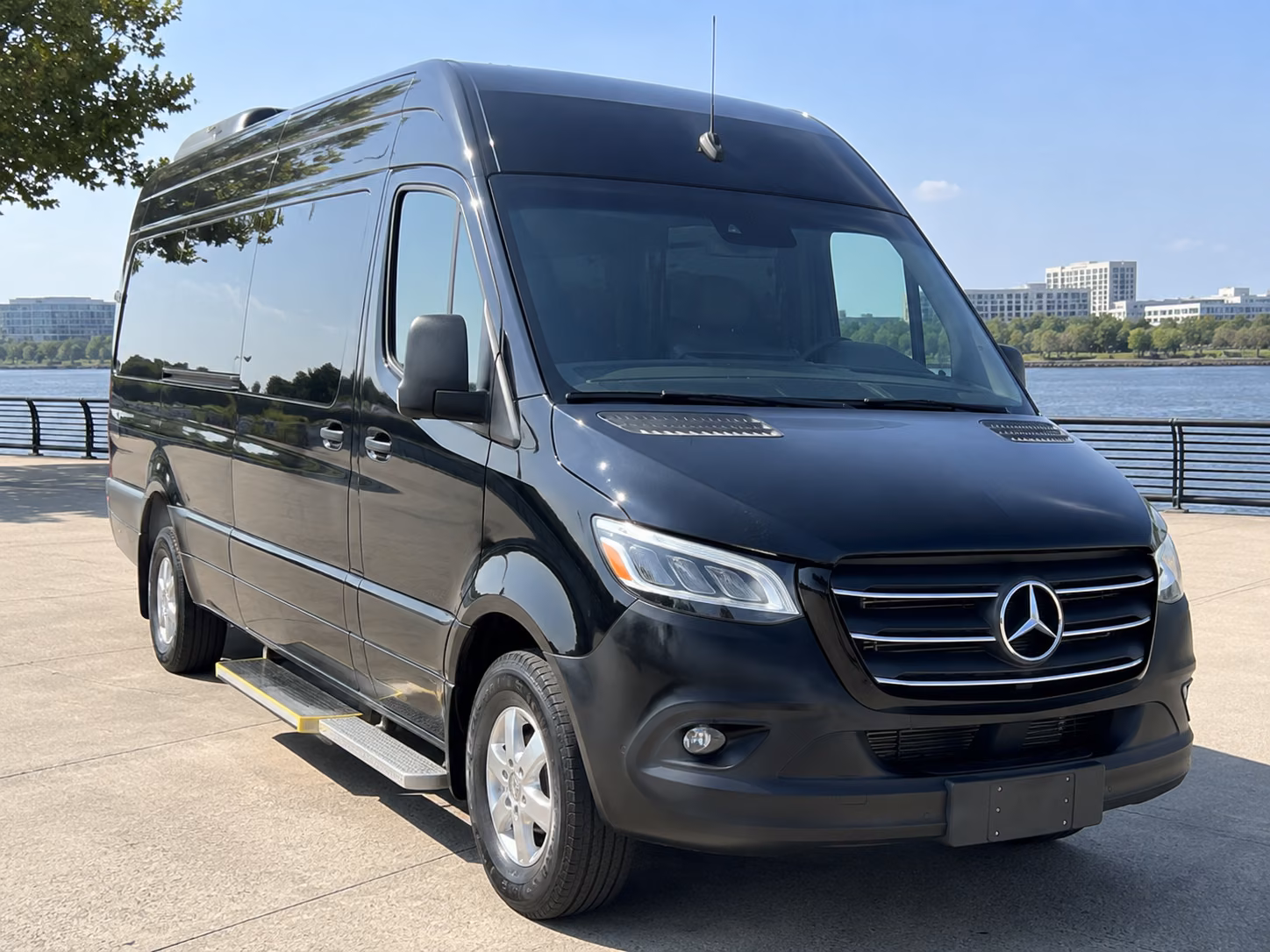 sprinter vans and minibuses for executive and small group corporate travel